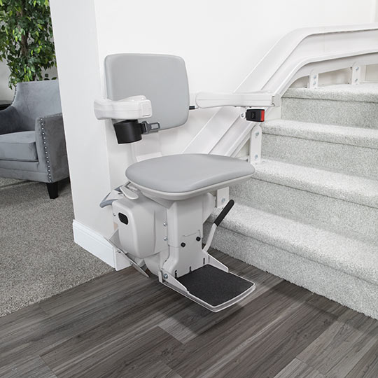 Curved Bruno CRE2110 chairlift for stairs
